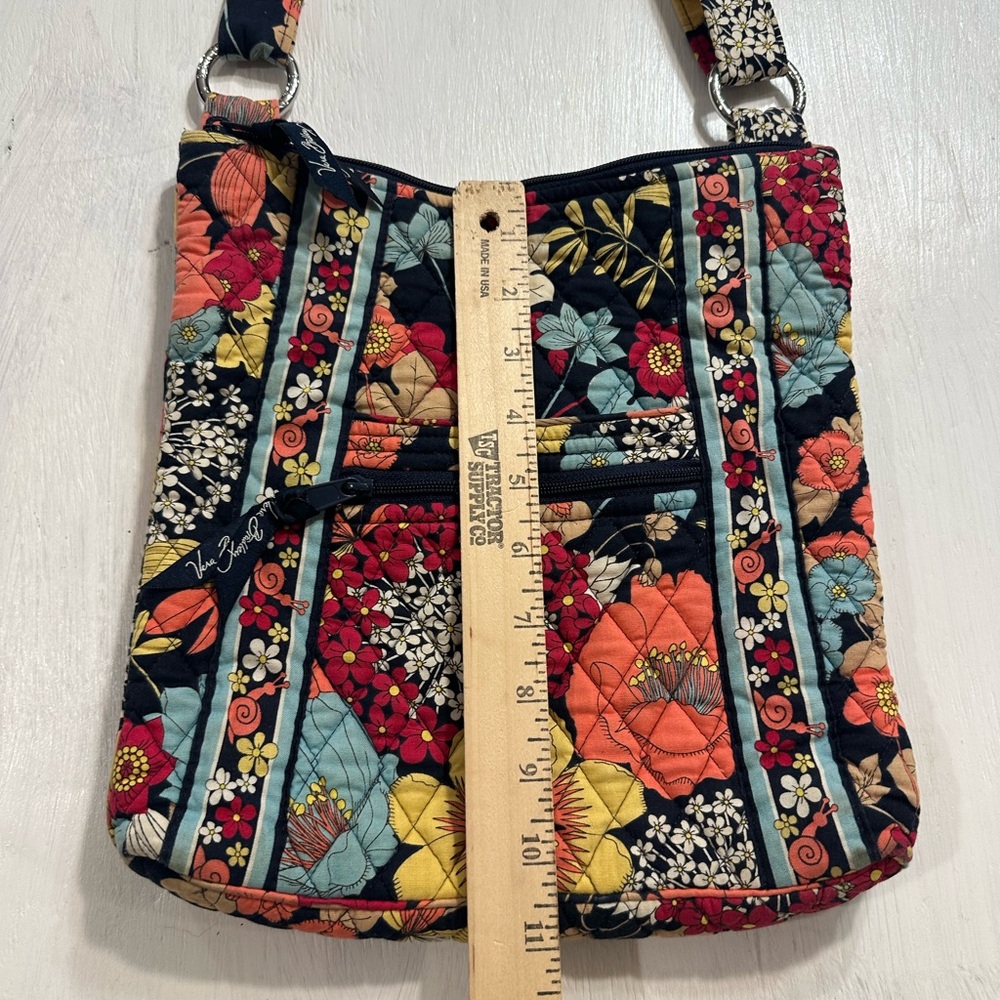 Vera Bradley Happy Snails Crossbody Shoulder Bag Retired 10 X 10.5 - Picture 4 of 9